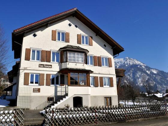 Haus Remigius im Winter