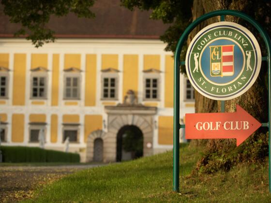 Zufahrt zum Golfclub