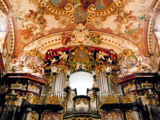 Wilhering: Stift Wilhering - Kirche mit Orgel