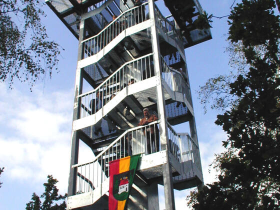 Aussichtswarte mit Heimkehrerkreuz