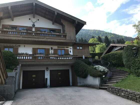 Außenansicht Haus mit Westbalkon