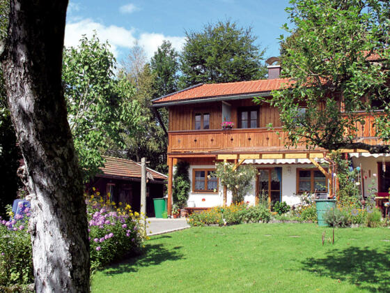 die Ferienwohnung vom Garten aus gesehen