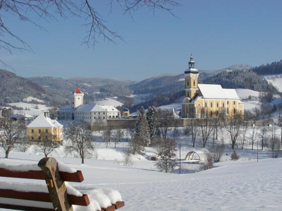 Stiftskirche_Schnnee