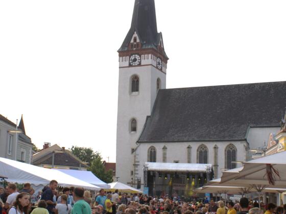 Marktplatz mit Krche