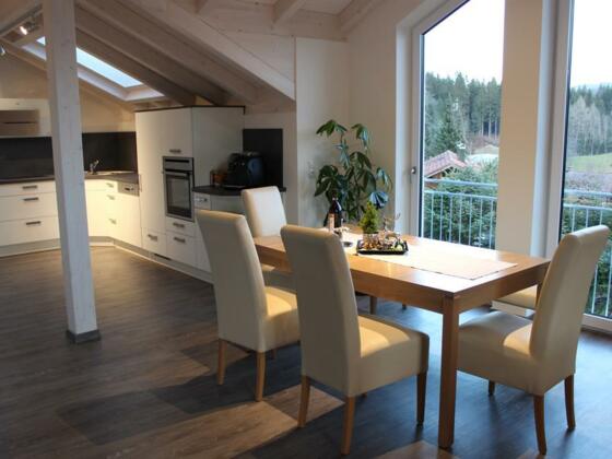 Hell, modern, großzügig - Essbereich