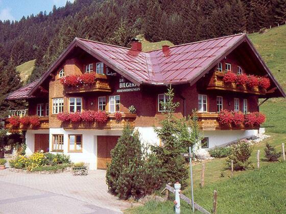 Landhaus Bilgeri Sommeransicht