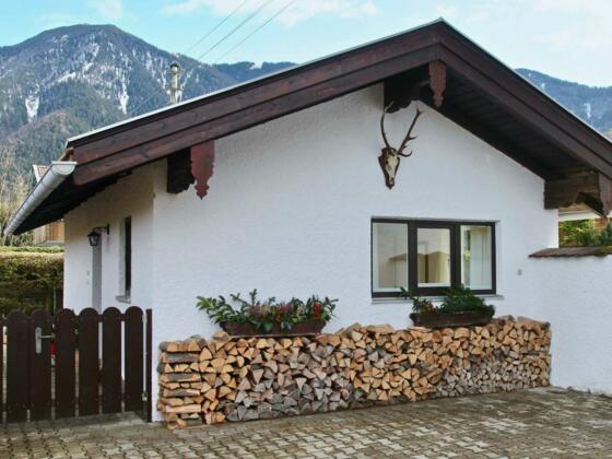 Parkplatz/Eingang von Nordwesten