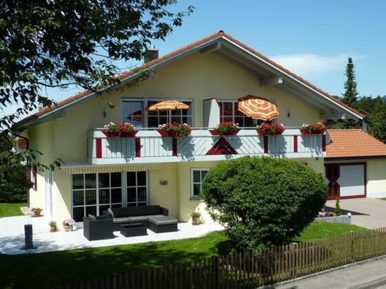 Ferienwohnungen Hantmann mit Balkon