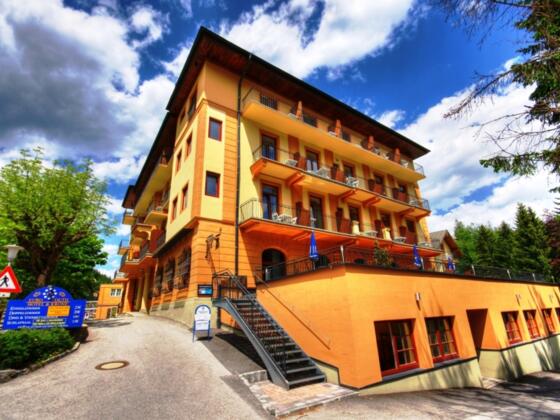 Euro Youth Hotel Krone