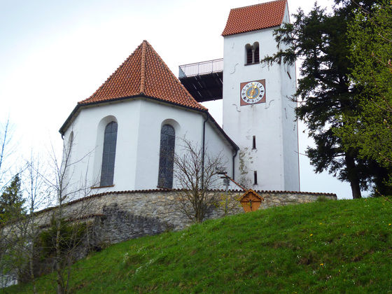 Die St. Georgs Kirche auf dem Auerberg.