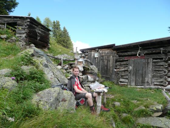 Kleine Holzhütte am Giggelberg