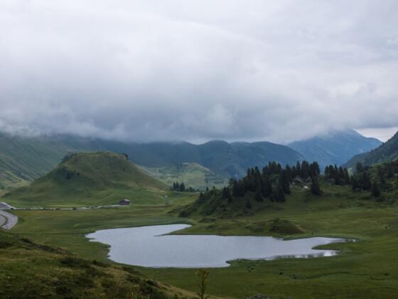 Blick auf Kalbelesee und Simmel