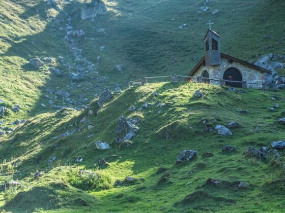 Blick auf die Kapelle bei der Laguz Alpe
