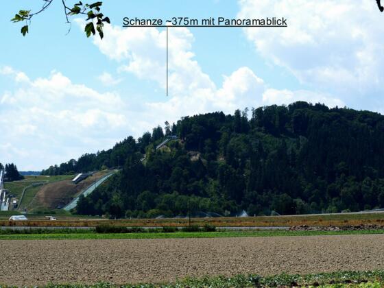 Sprungschanze Hinzenbach ca. 375m