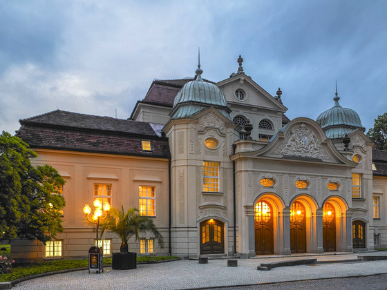 Wen es Nacht wird am Königlichen Kurhaus