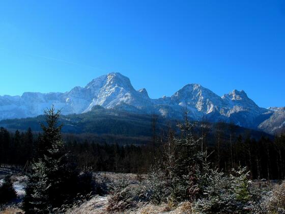 Ein Blick zurück über die Schulter in das Tote Gebirge: Der Große und Kleine Woising, Feigentalhimmel und Roßkogel