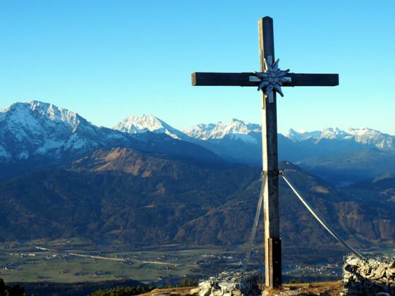 Schlenken 1649m mit Göll und Watzmann