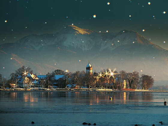 Fraueninsel am Chiemsee bei Sternenhimmel.