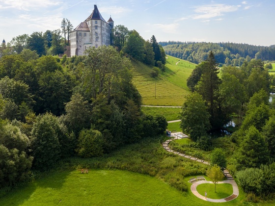 Hohes Schloss Barfußpfad in Bad Grönenbach im Allgäu