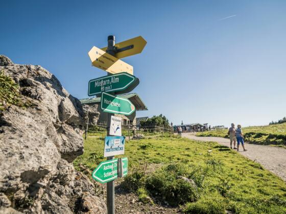 Wegweiser an der Steinlingalm