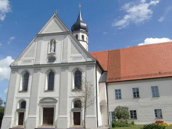 Ehemaliges Kloster und Stiftskirche Beyharting