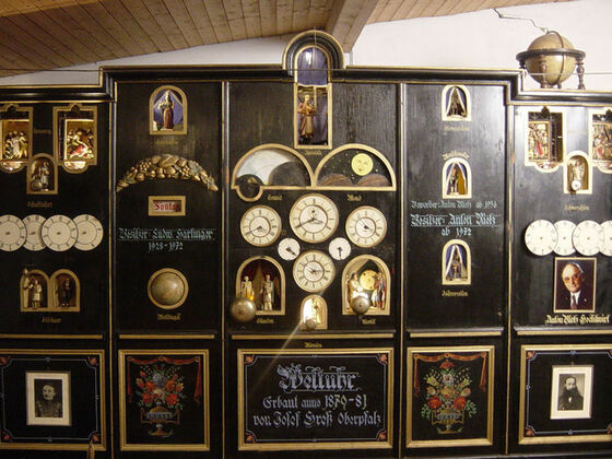 Größte Kunstuhr der Welt.