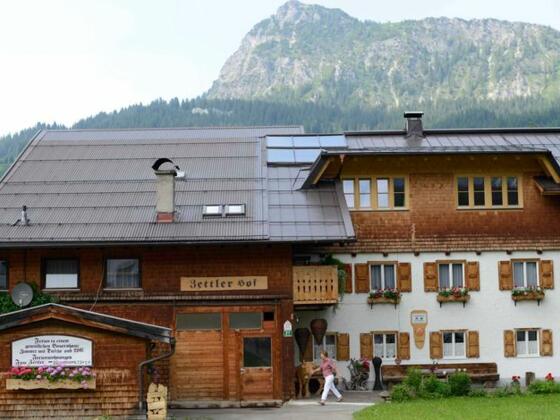 Aussenansicht im Sommer