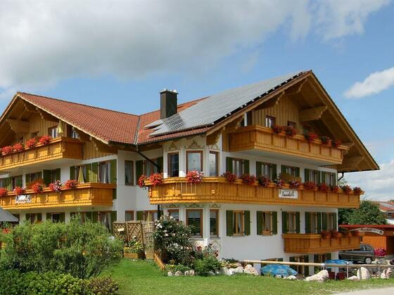 Unser Haus im Sommer