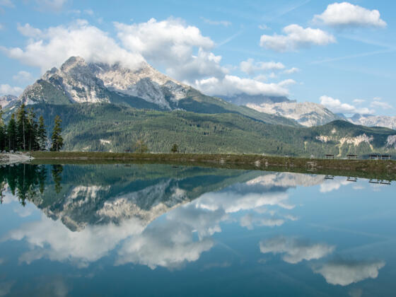 Der Watzmann spiegelt sich im Speicherteich