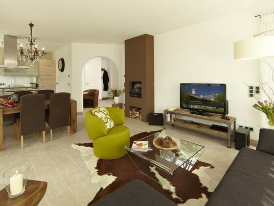 Wohn-/ Esszimmer Ansicht 1