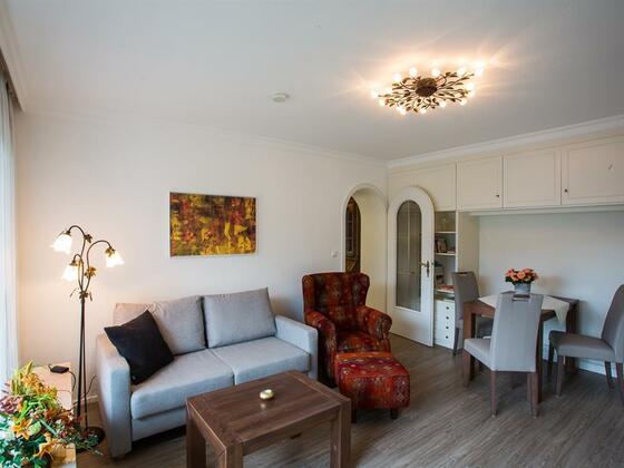 Wohnzimmer mit Essecke