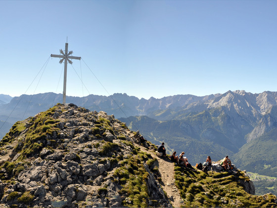 Panorama über den Gipfel hinweg
