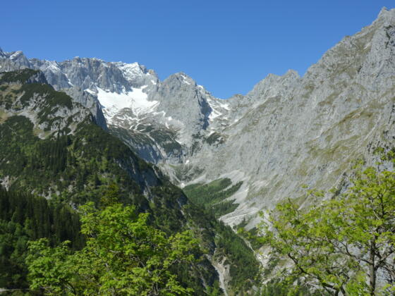 Herrlicher Ausblick vom Hupfleitenjoch/Schwarzenkopf Richtung Zugspitze