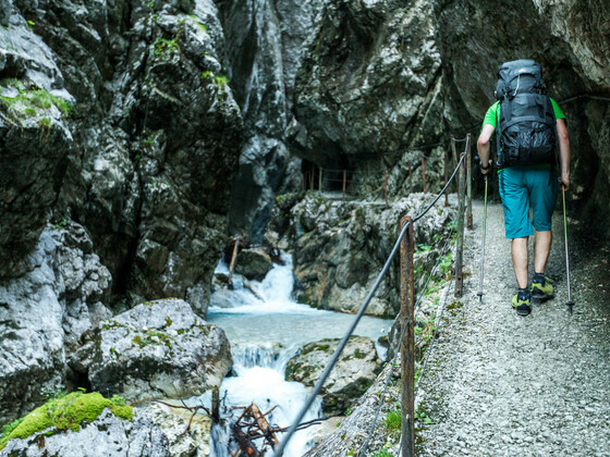 Wanderer in Höllentalklamm