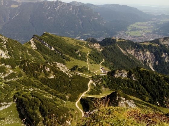 Erlebnisweg zwischen Kreuzeck und Alpspitzbahn Bergstation