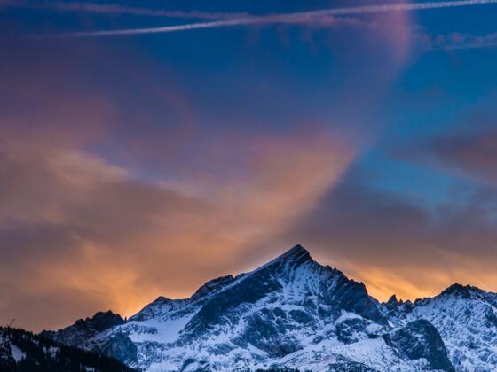 Die Alpspitze, das Wahrzeichen von Garmisch-Partenkirchen. Der Mauerschartenkopf ist knapp links außerhalb des Bildes.