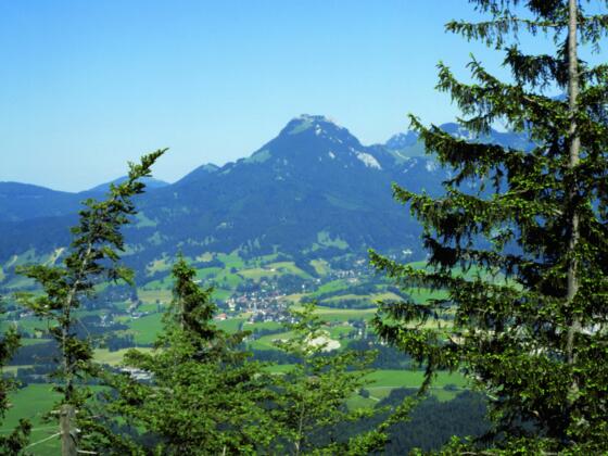 Blick von den Hängen des Aurachköpfls zum Breitenstein