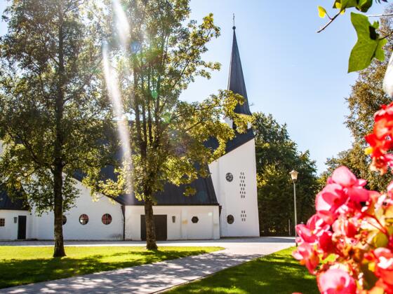 Evang. Auferstehungskirche Rottach-Egern 3
