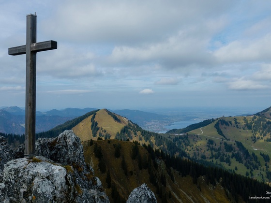 Gipfelkreuz des Blankenstein mit Tegernsee