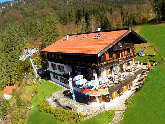 02_berghotel_5_ret_4c