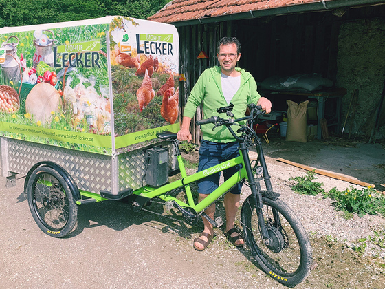 Hans Lecker mit seinem Lastenfahrrad