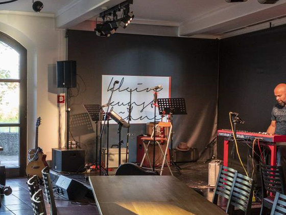 &lt;![CDATA[Die Kleinkunstbühne in der Salzachhalle]]&gt;