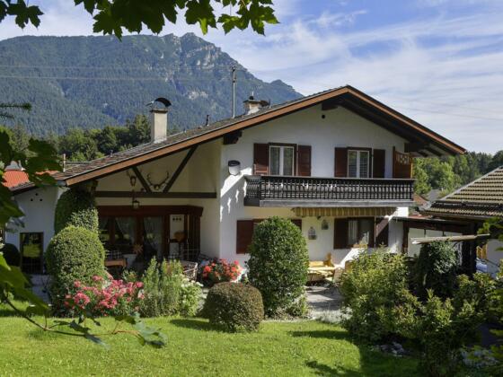 Garten mit Blick uf die Berge