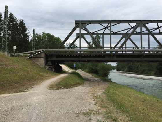 Steile Auffahrt am Damm Tiroler Ache!