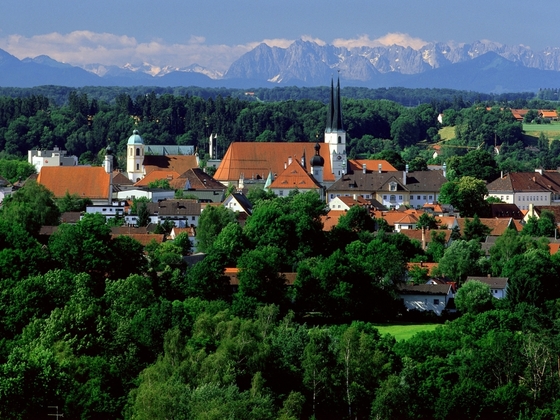 Altötting mit Alpenpanorama