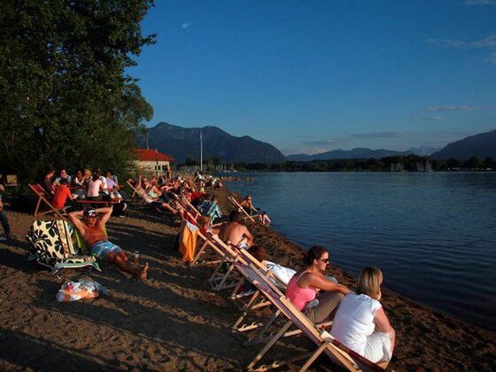 Strandbad am südöstlichen Ufer des Chiemsees.