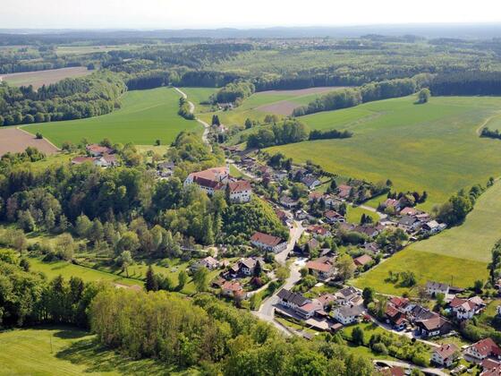 Schloss Burgrain von oben