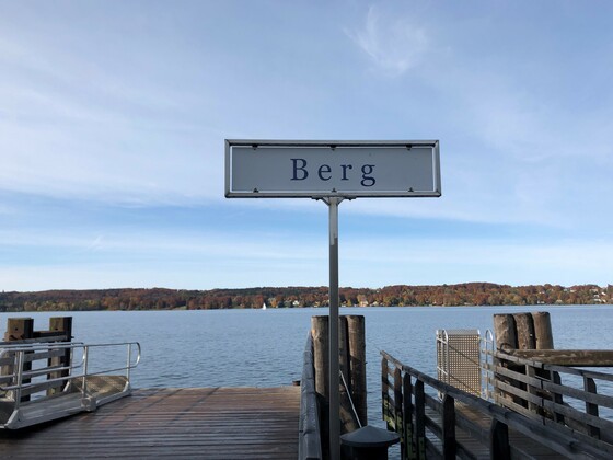 Schiffsanlegesteg in Berg