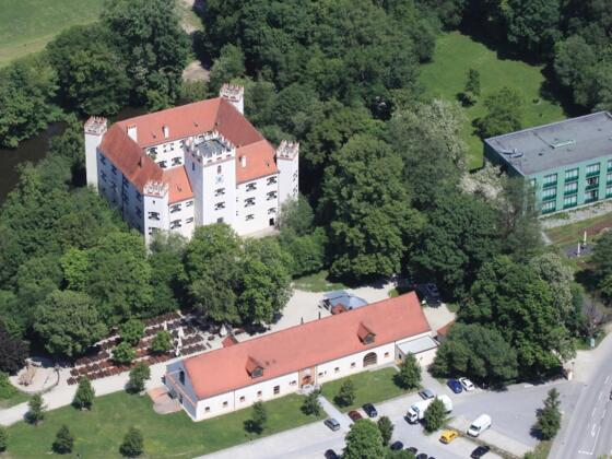 Luftbild Schloss Mariakirchen
