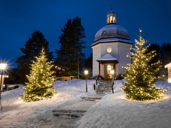 Winterliche Stille-Nacht-Kapelle